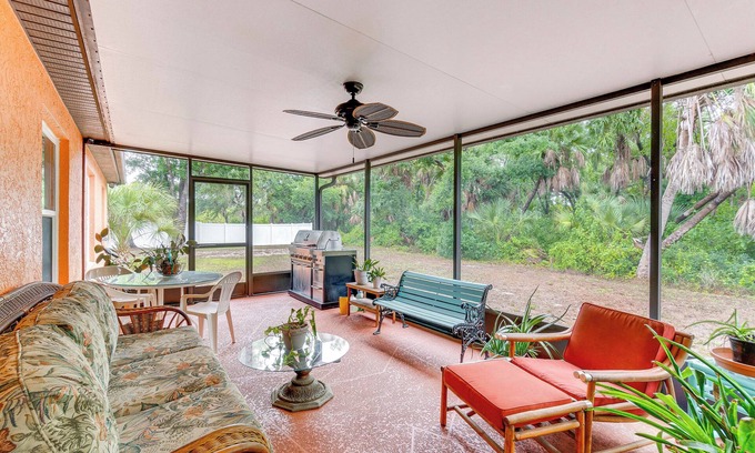 North Port House | North Port Home w/Charming Lanai ~ 7 Mi to Beach