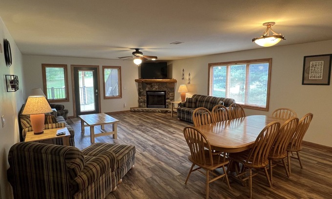 Arkdale Condo | Northern Bay - 4 bed on Castle Rock Lake, Kayaks and Paddle Boards Included