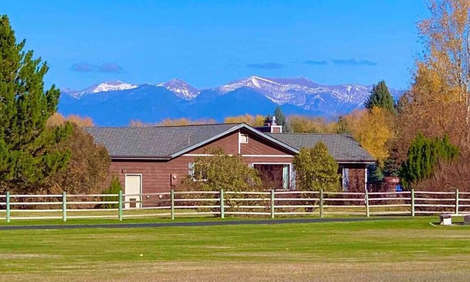 Four Corners House | Nostalgic Ranch House | Hot tub, Game Room, Views