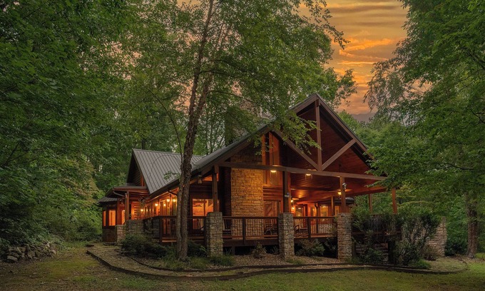 Gatlinburg - Pigeon Forge Cabin | Now and Forever