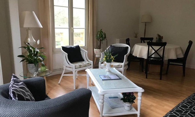 Rouxmesnil-Bouteilles Apartment | Nuit à deux pas de Dieppe