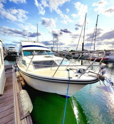 Runnymede Boat Rental | Nut Cracker Suite