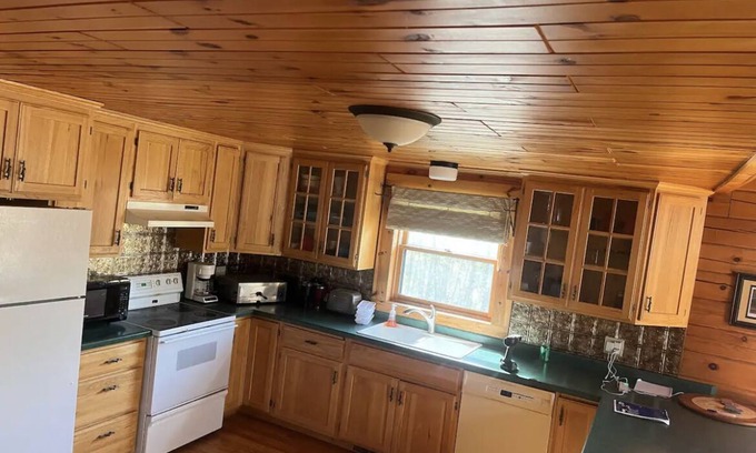 Wittenberg Cabin | nWelcome to Mossy Back Lodge!nnCome stay up in this north woods hideaway!