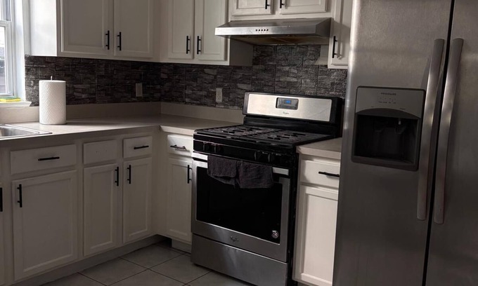 Newark Apartment | NWK 457 ROOM 212-E