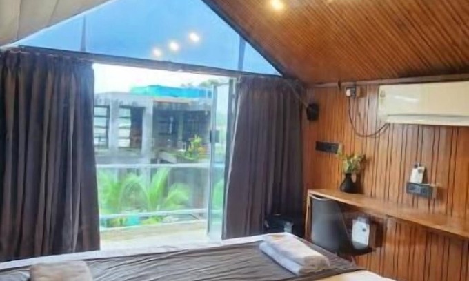 Arpora Hotel | Nyast Valley Resort