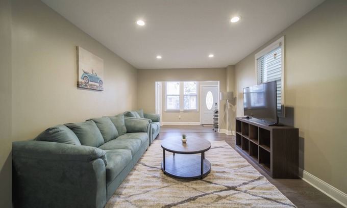 Ironbound District House | NYC Urban Getaway 10 Min to Newark Penn Station