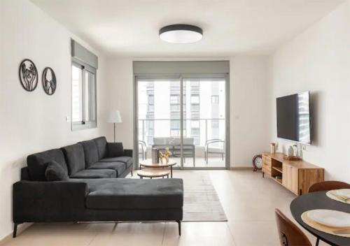 Bat Yam Apartment | O&O Group-Fresh 3BR APT 32 Floor Sea View Tower