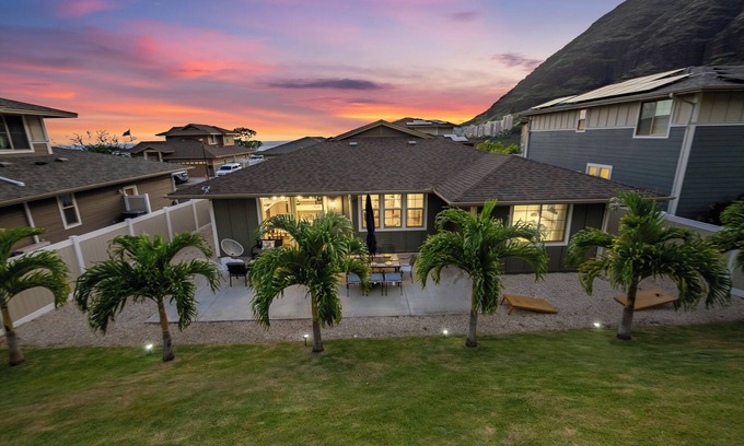 Makaha Valley House | Oahu Family cabin Oceanview and Beach Fun