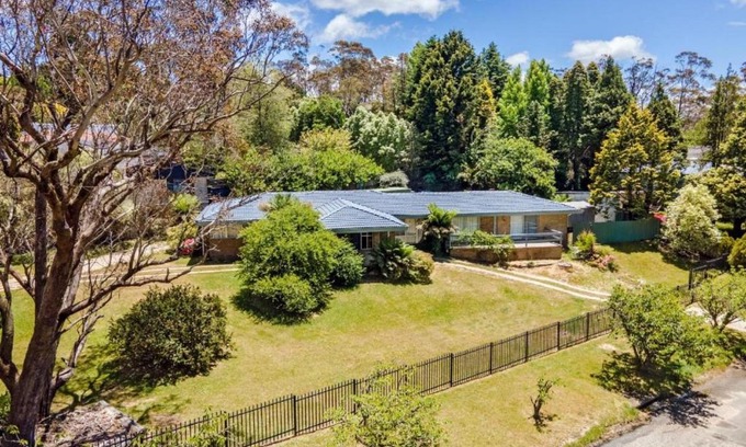 Katoomba House | Oak and Cedar