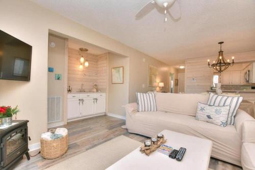 Caswell Beach House | Oak Island Beach Villa 1210