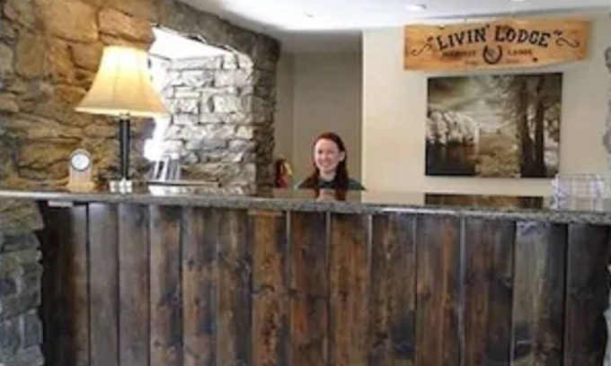 Oakhurst Hotel | Oakhurst Lodge