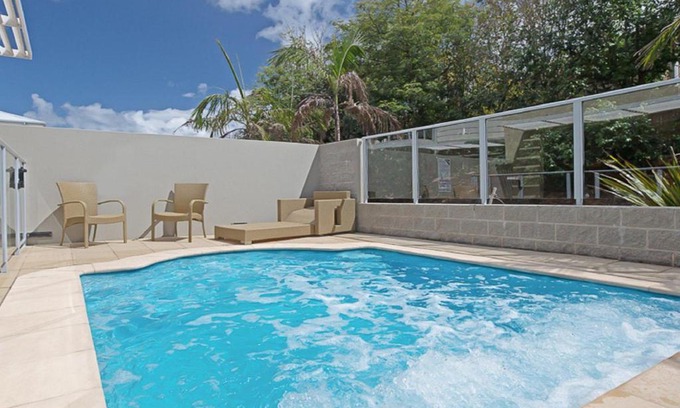 Salamander Bay Apartment | Oaks Pacific Blue 516 private pool aircon WI-FI