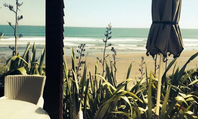 Oakura Villa | Oakura Beachfront Cottage Getaway