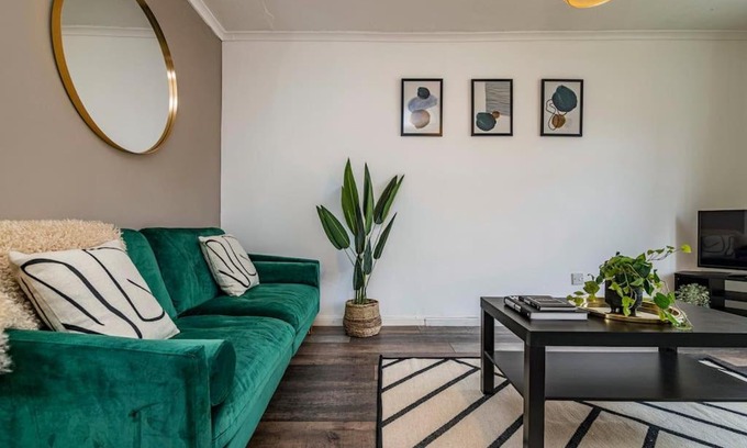 Little Eaton House | Oakwood House- 3 Miles from Derby City Centre
