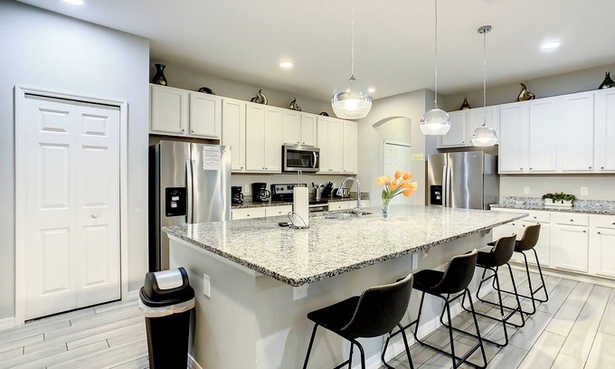 Loughman Apartment | Oakwood Oasis