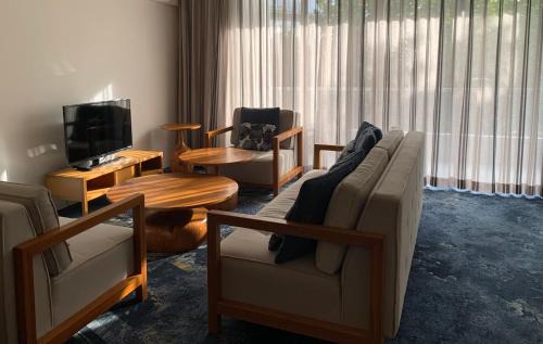 Cairns Central Business District Apartment | Oasis at Harbour lights Cairns