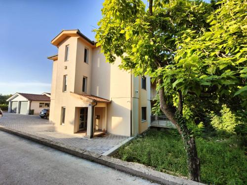 Ljubuski Apartment | Oasis near the Kravica Waterfall