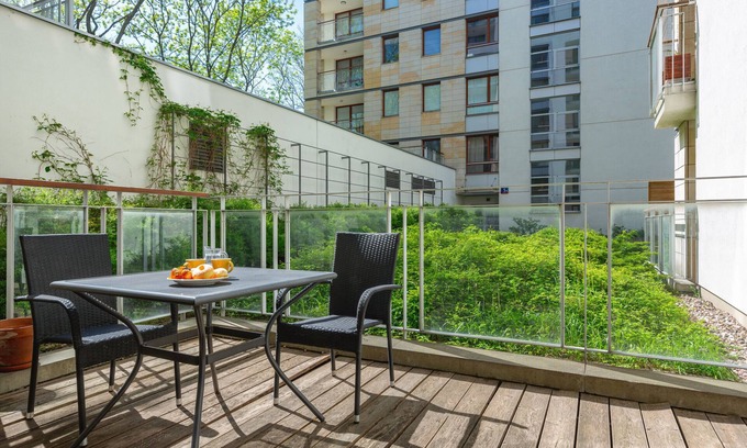 Mokotow Apartment | Obrzeżna Apartment by Renters