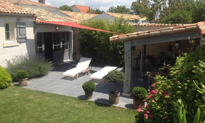 Talmont-sur-Gironde House | Ocean and charm in classified village of Talmont, sea view, very close to Royan