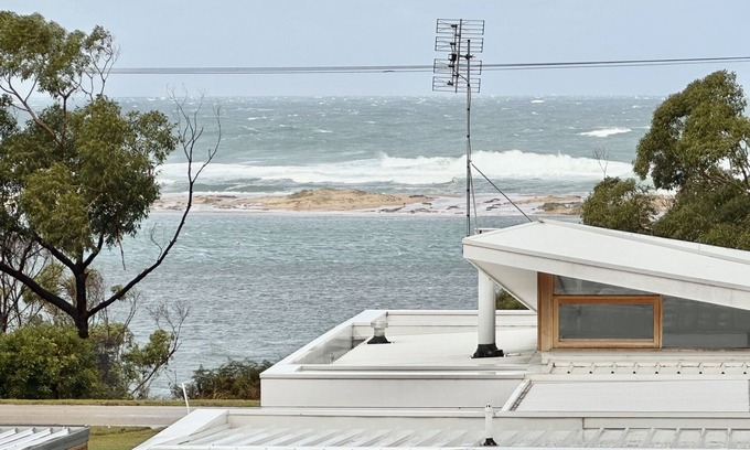 Marlo House | Ocean and Estuary Views - Newly Renovated