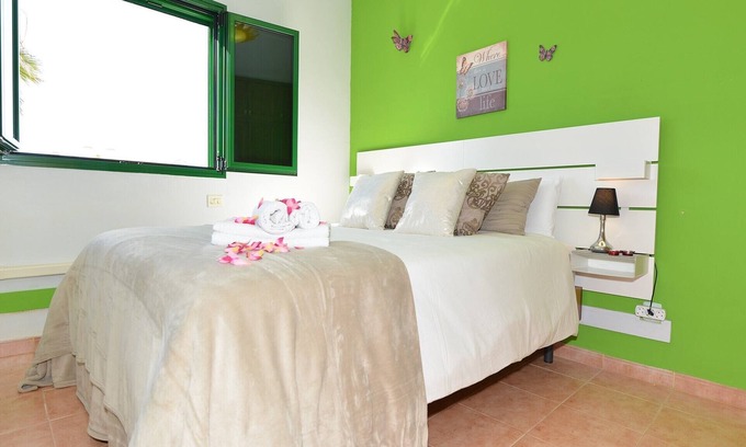 Los Lagos Apartment | Ocean Balcony Apartment- beachfront