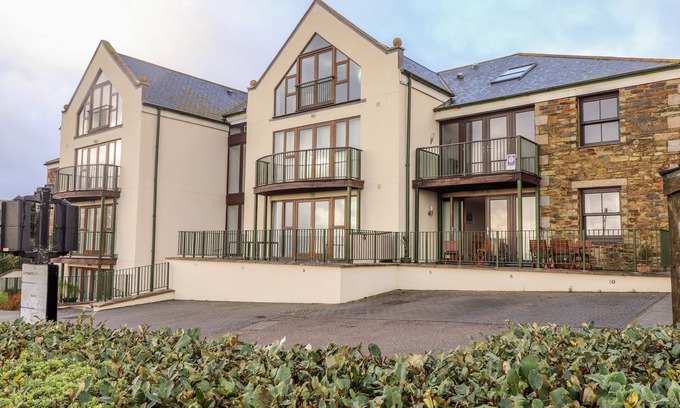 Praa Sands Cottage | OCEAN BLUE, with a garden in Praa Sands