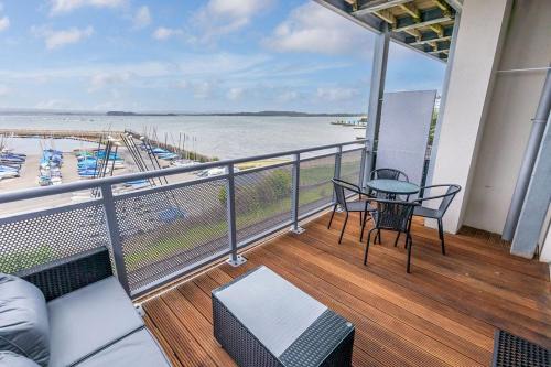 Hamworthy Apartment | Ocean Breeze - Stunning Harbour Views from Private Balcony