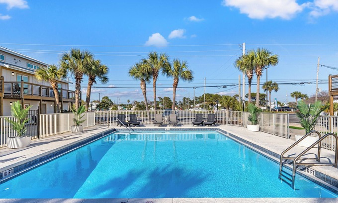Bel Air Apartment | Ocean Breeze 3C | 1 Bed, 1 Bath