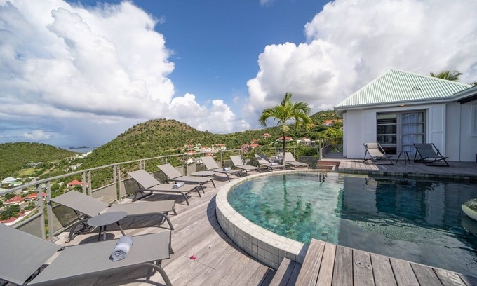 Terre Neuve Villa | Ocean Five (4/5 Rooms)