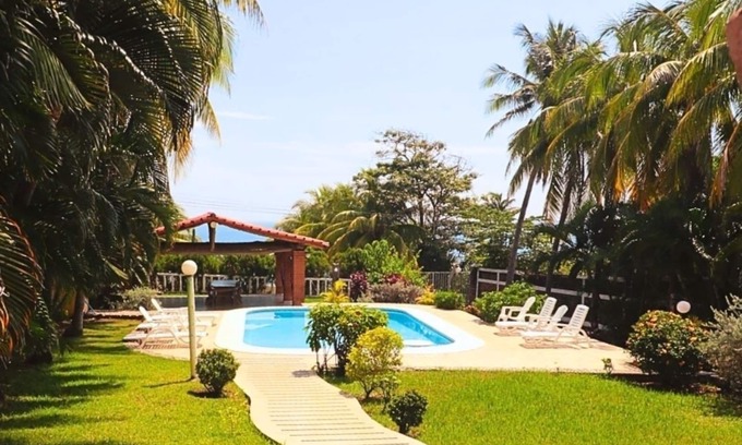 Tamanique House | Ocean Front Beach Estate/-Surfers Paradise- PRESIDENTIAL SUITE