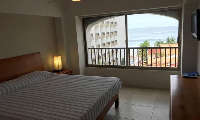 Ixtapa Apartment | Ocean Front, Condo-Hotel Tesoro 522 2Br and 2Bthr