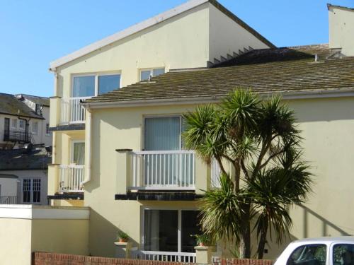 Sidmouth Apartment | Ocean