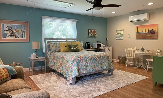 Ocean Isle Beach Apartment | Ocean Isle Hideaway for Two