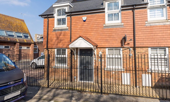 Poole Cottage | Ocean Pearl