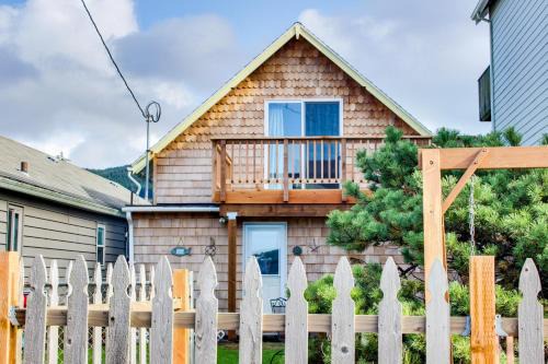 Rockaway Beach House | Ocean Shells Cottage