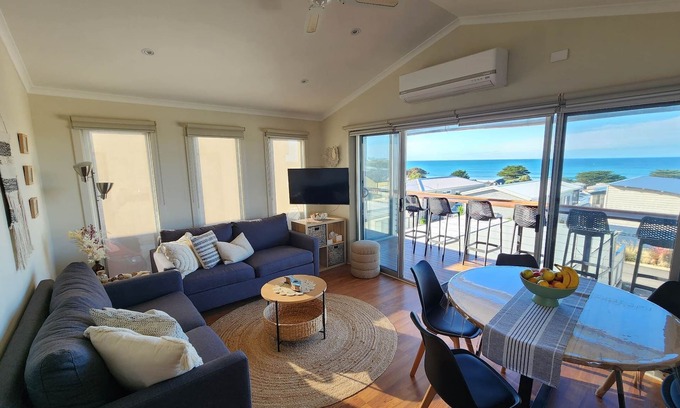 Apollo Bay Cabin | Ocean Sunrise Cabin Apollo Bay - in popular caravan park with lovely ocean views