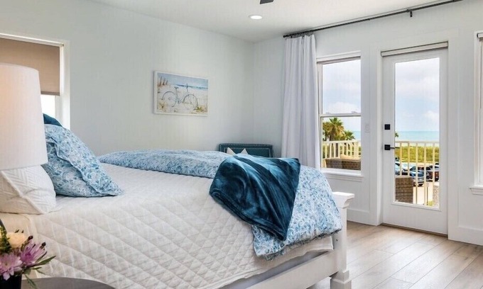 Jacksonville Beach House | Ocean View! 100 steps to feet in the sand! Super Clean!