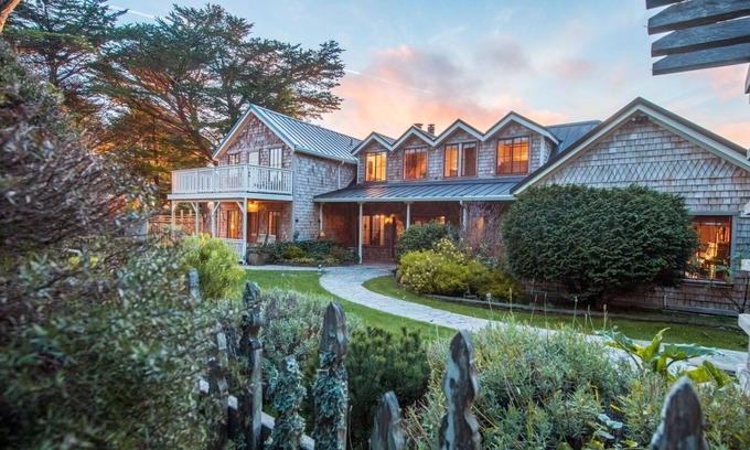 Albion House | Ocean View 7 Acre - Historic Home w/6+bds & 6+ba. 5000 sq ft- Like none other!
