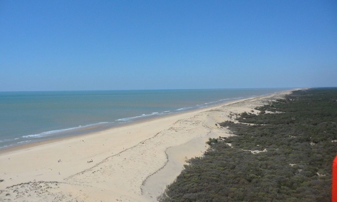 Breuillet Bed & Breakfast | Ocean with kitchen, cosy nest at lucat (close to beaches)