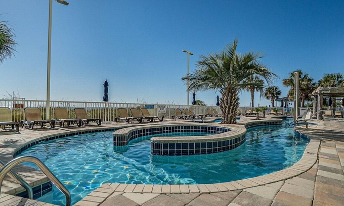 Cherry Grove Beach Resort | Oceanfront Escape – 1-Bedroom Oceanfront at Club Wyndham Towers on the Grove