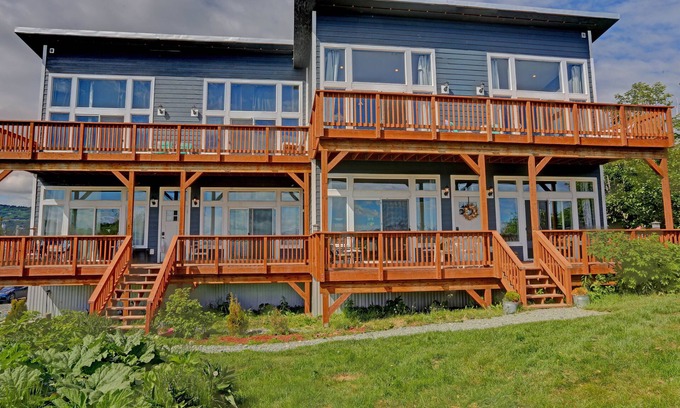 Homer Apartment | Oceanfront Luxury Apartment Overlooking Kachemak Bay and Homer Spit!