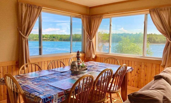 Sullivan Apartment | OCEANFRONT - Taunton Bay Retreat