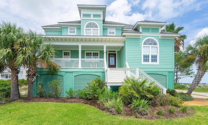 Beachwalk House | OCEANFRONT luxury 5 BR home in gated Harbor Island Community