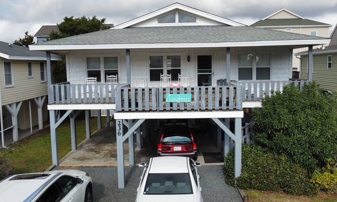 Ocean Isle Beach Cottage | OceanIsleBeach, NC/2nd Row Cottage/Access Just Across St/Rents Fri to Fri