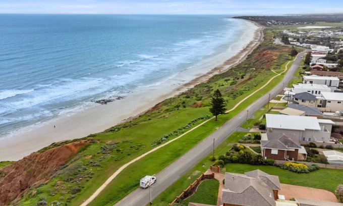 Sellicks Beach House | Oceans 19 by Wine Coast Holiday Rentals