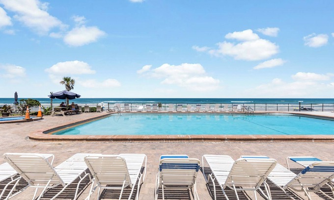 Daytona Beach Apartment | Oceanside Inn Studios by Brightwild
