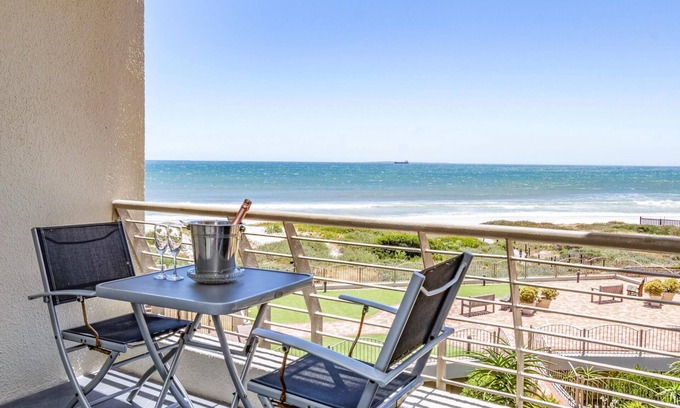 Lagoon Beach Apartment | Oceanview Bliss - Neptune Isle