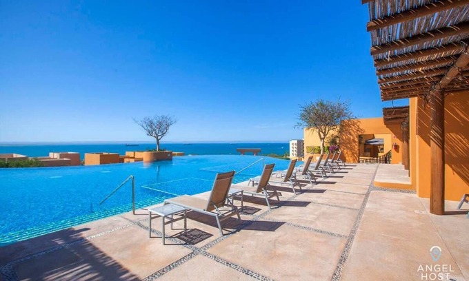 La Paz House | Oceanview Resort Home, Pool, Spa & Beach Club