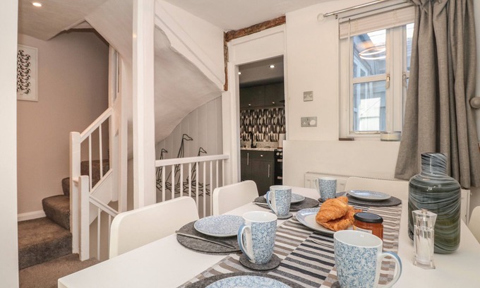 Dartmouth Cottage | Ocello
