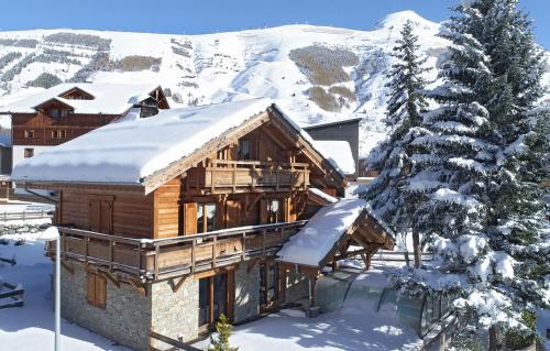 Les Deux Alpes Ski Chalet | Odalys Chalet Le Renard Lodge